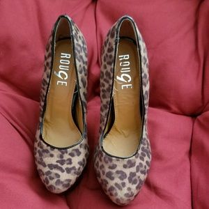 Rouge heels
